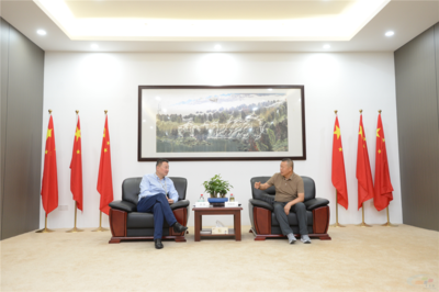 貴州昊龍勝境建材董事長楊智偉一行到訪中國水泥網